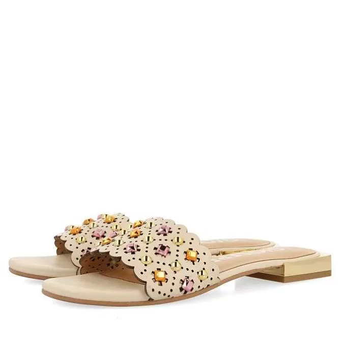 Sandalias Planas<Gioseppo Sandalias Tipo Pala Color Blanco Con Adornos Tachuelas Para Mujer Labin
